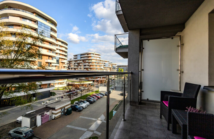 Przestronny apartament z tarasem – Wiślane Tarasy