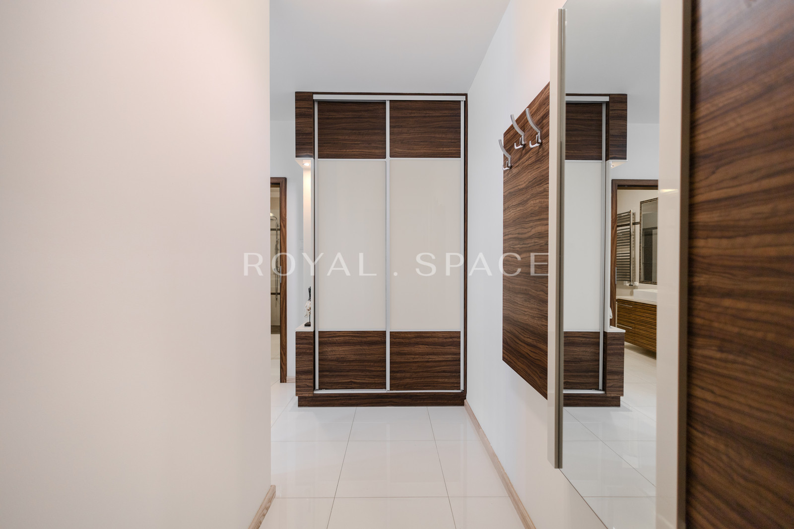 Przestronny apartament z tarasem – Wiślane Tarasy