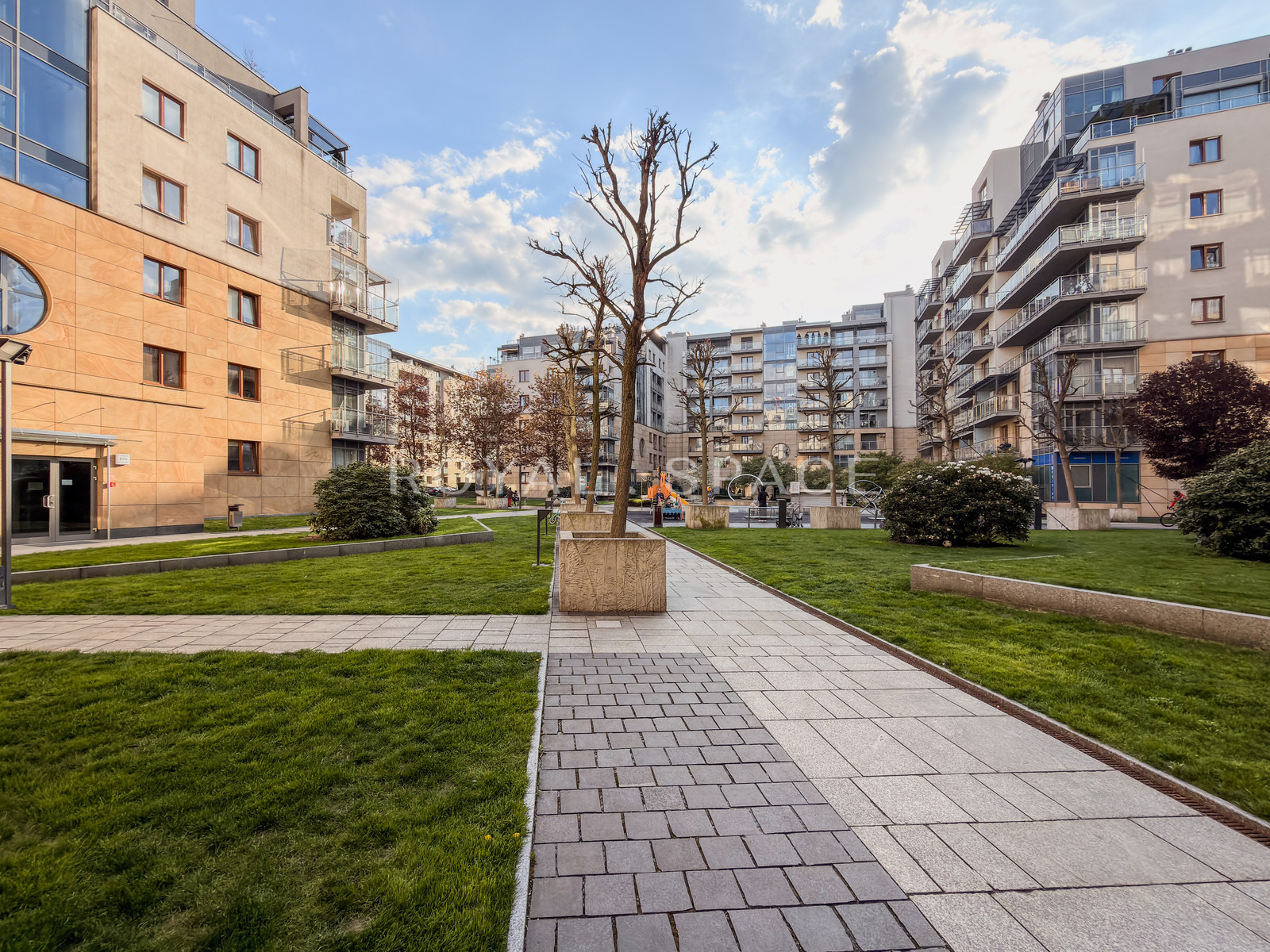 Przestronny apartament z tarasem – Wiślane Tarasy