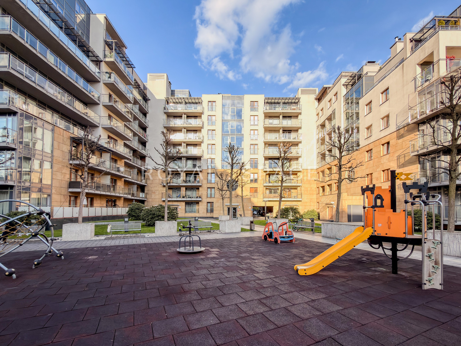 Przestronny apartament z tarasem – Wiślane Tarasy