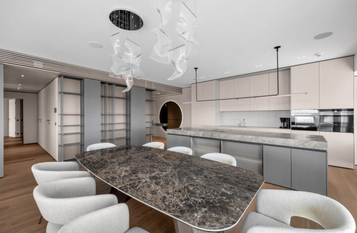 Złota 44 | Apartament z panoramicznym widokiem