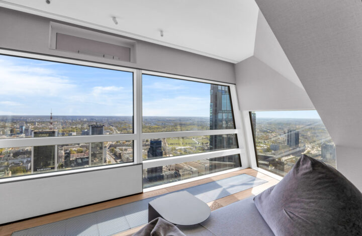 Złota 44 | Apartament z panoramicznym widokiem
