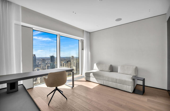 Złota 44 | Apartament z panoramicznym widokiem