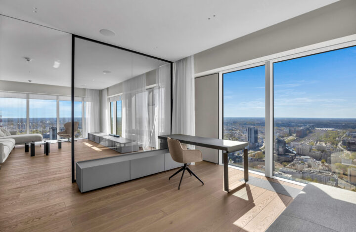 Złota 44 | Apartament z panoramicznym widokiem