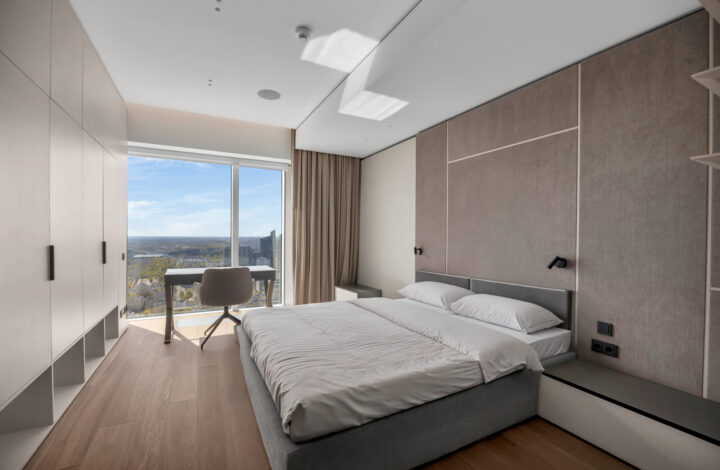 Złota 44 | Apartament z panoramicznym widokiem