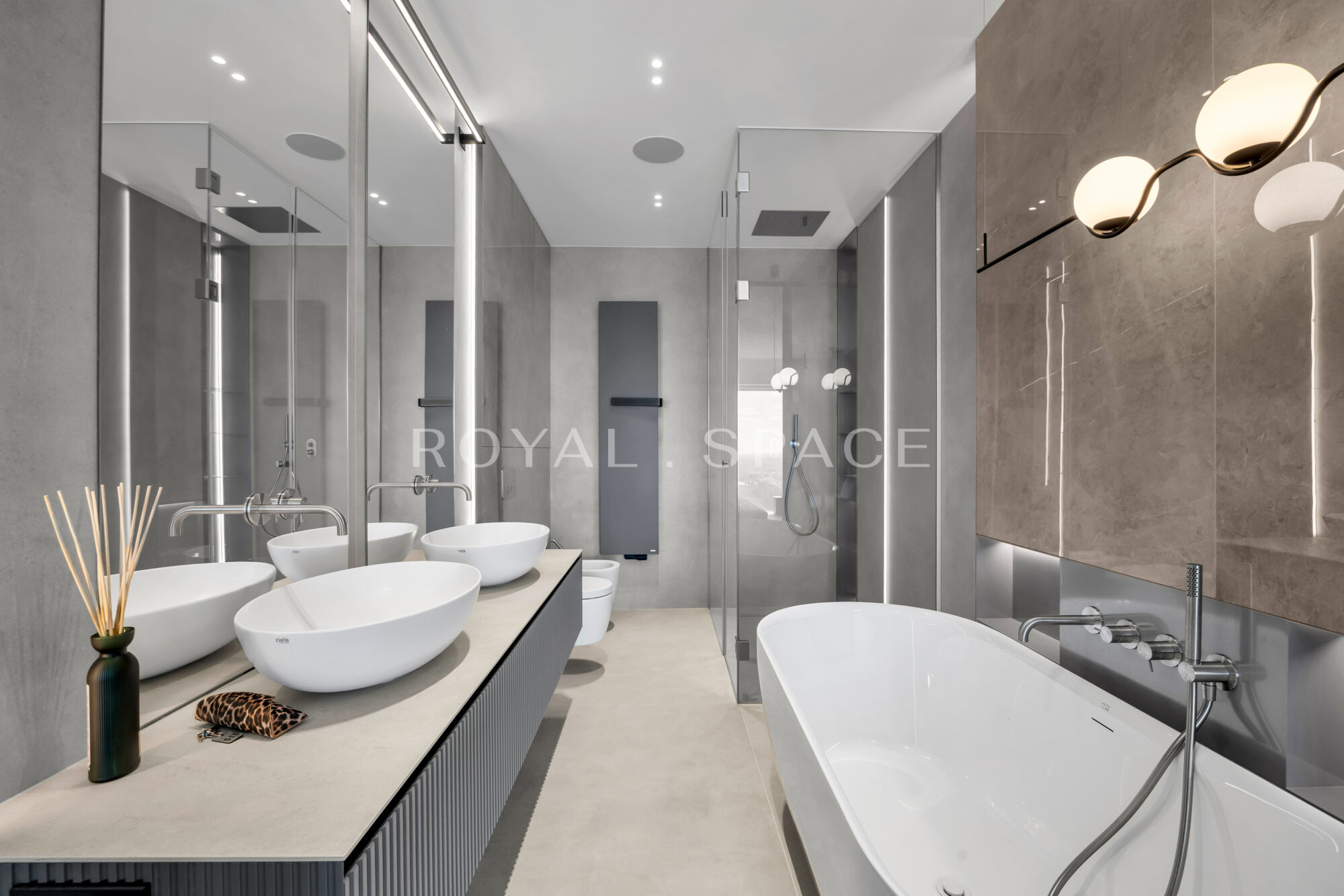 Złota 44 | Apartament z panoramicznym widokiem