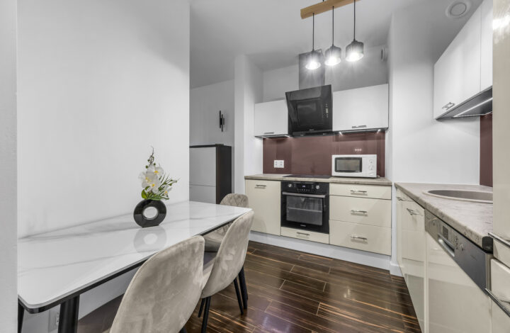 Funkcjonalny apartament koło Browarów Warszawskich