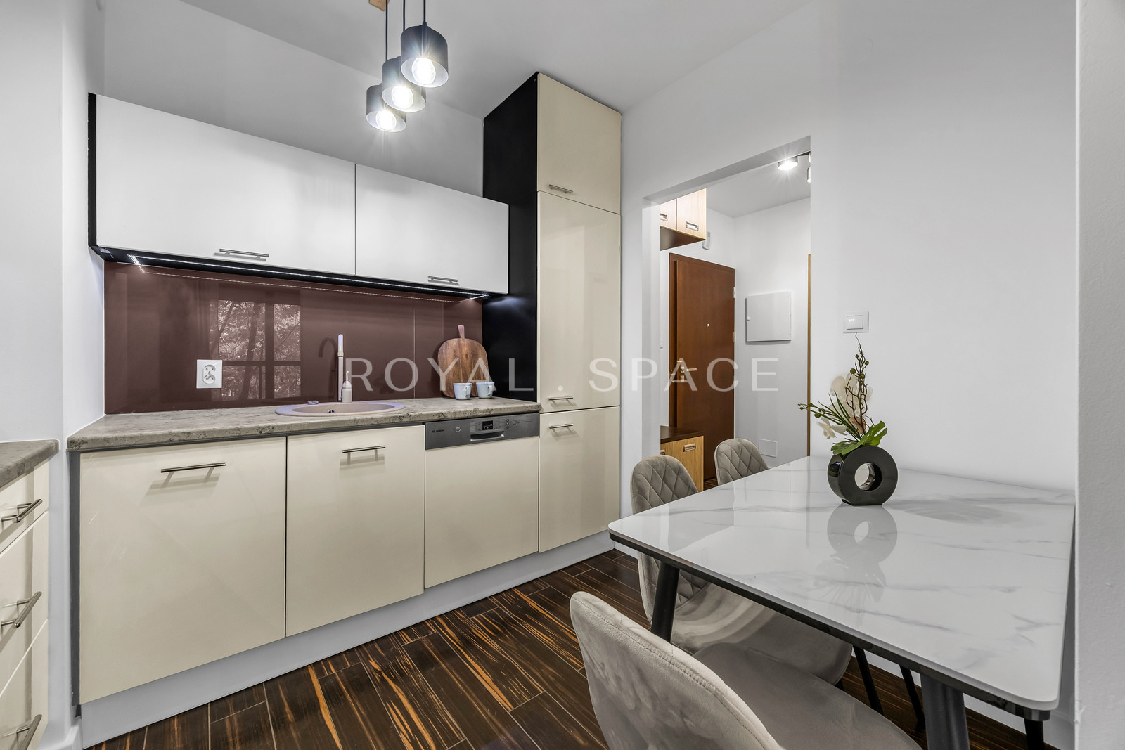Funkcjonalny apartament koło Browarów Warszawskich