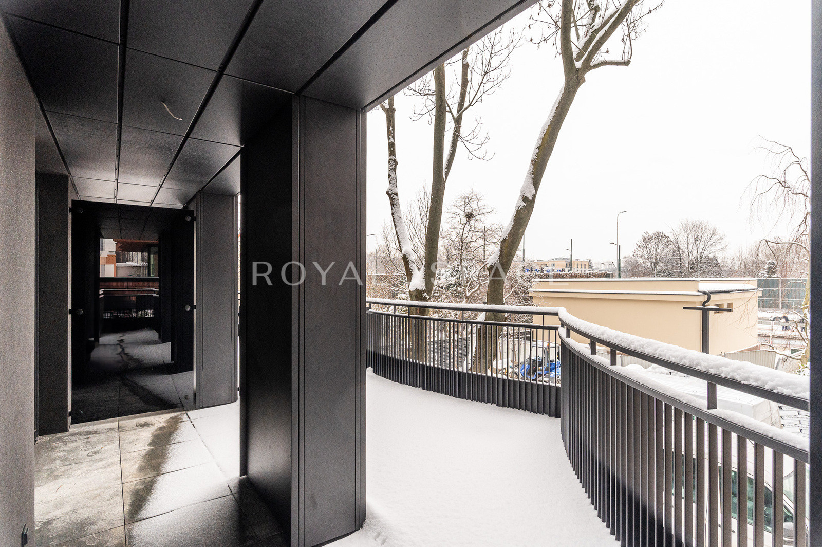 3-room apartment with a 20-meter square terrace