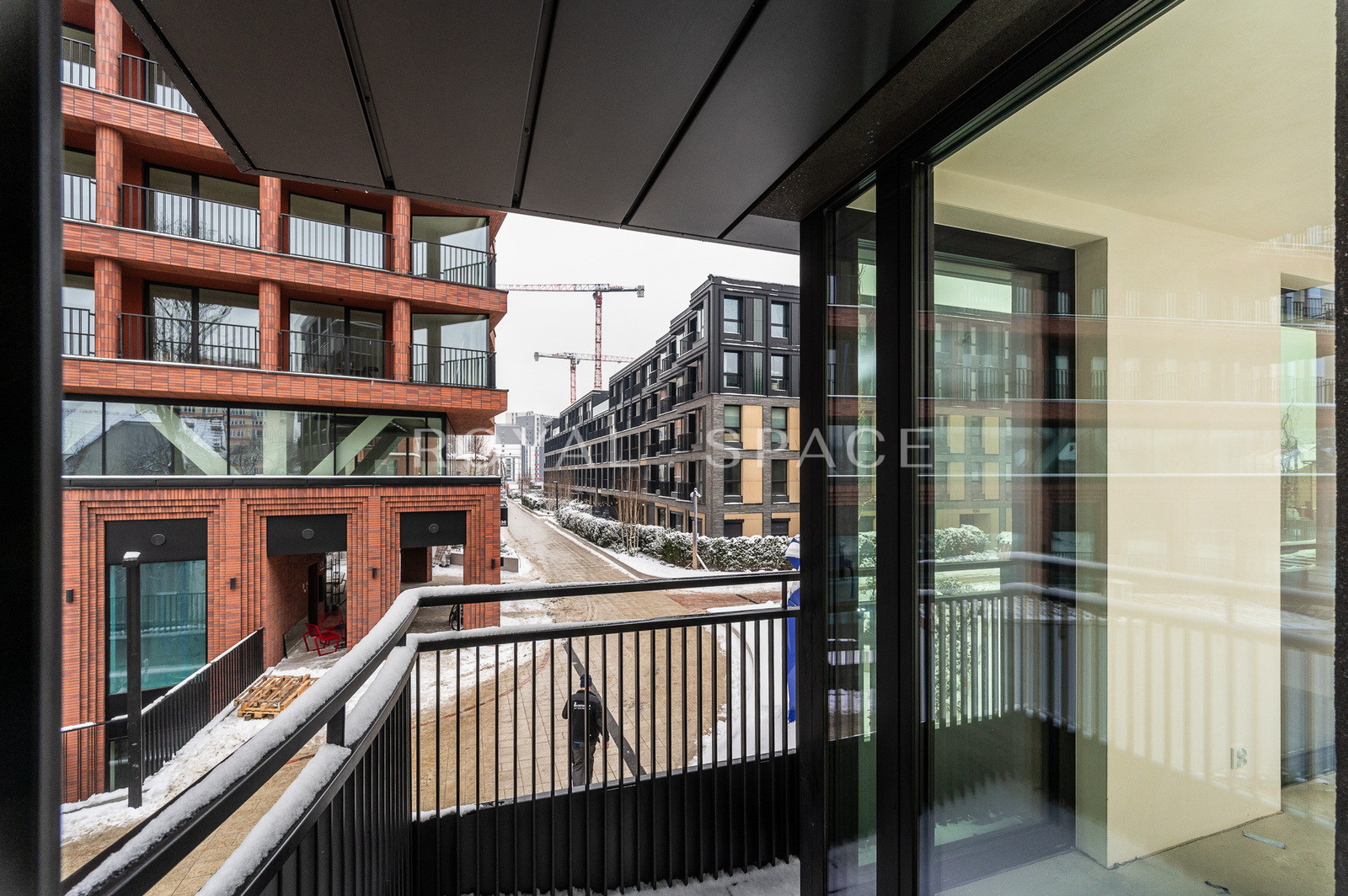 3-room apartment with a 20-meter square terrace