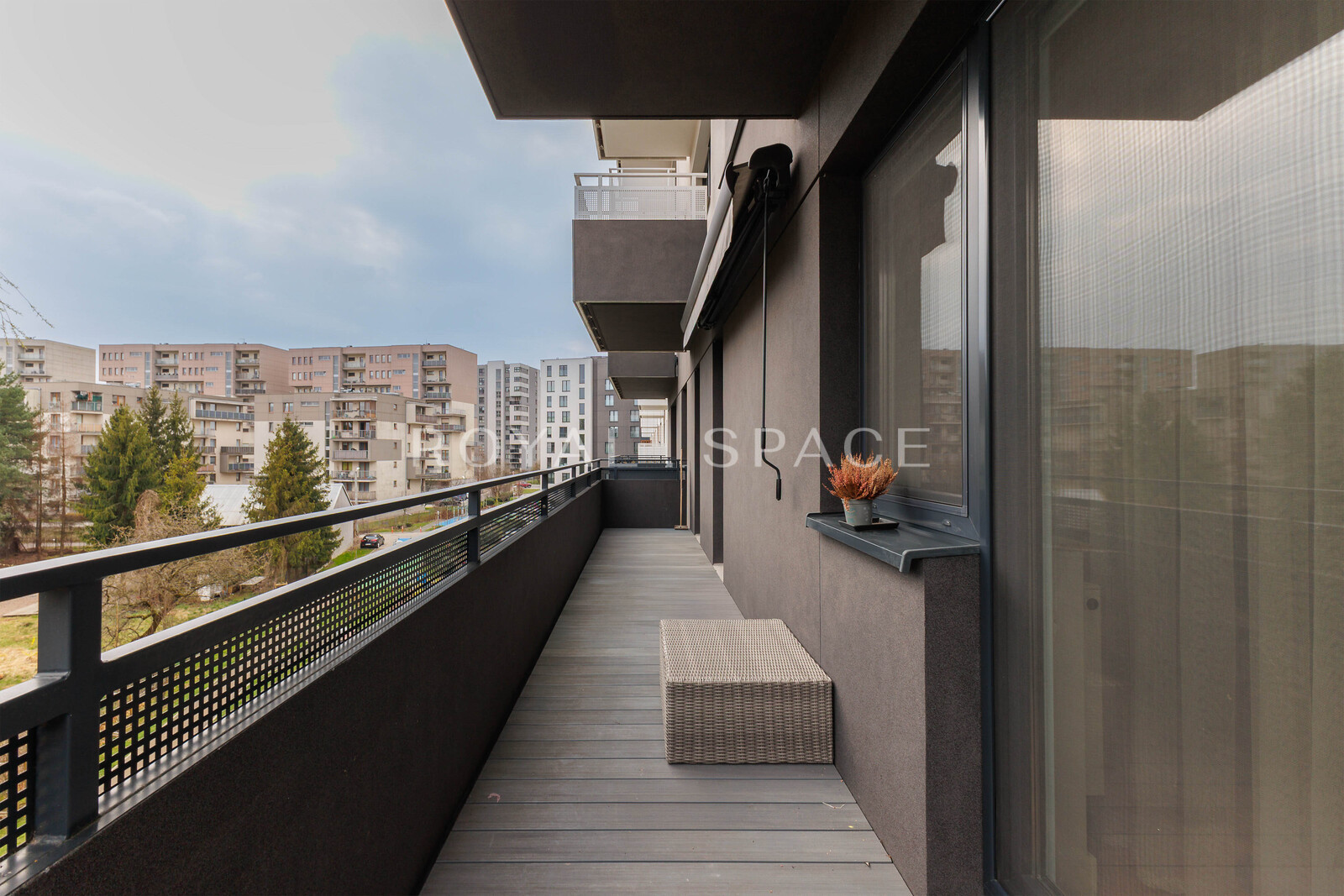 Nowoczesny apartament z tarasem i 3 sypialniami