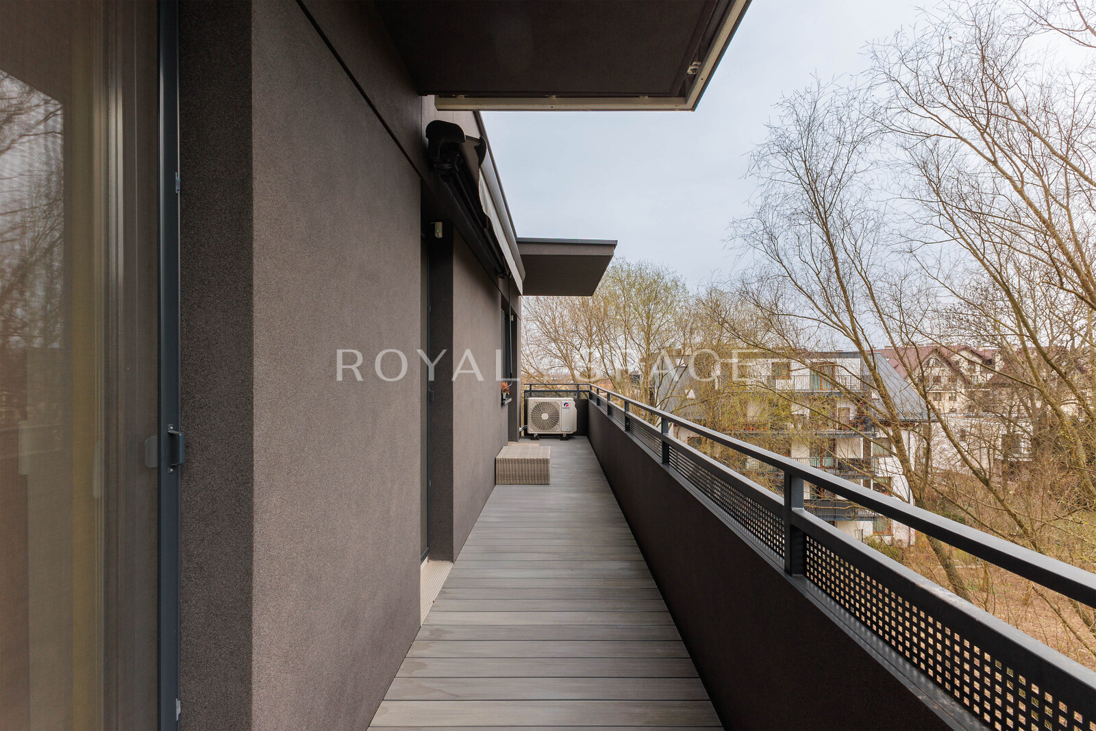 Nowoczesny apartament z tarasem i 3 sypialniami