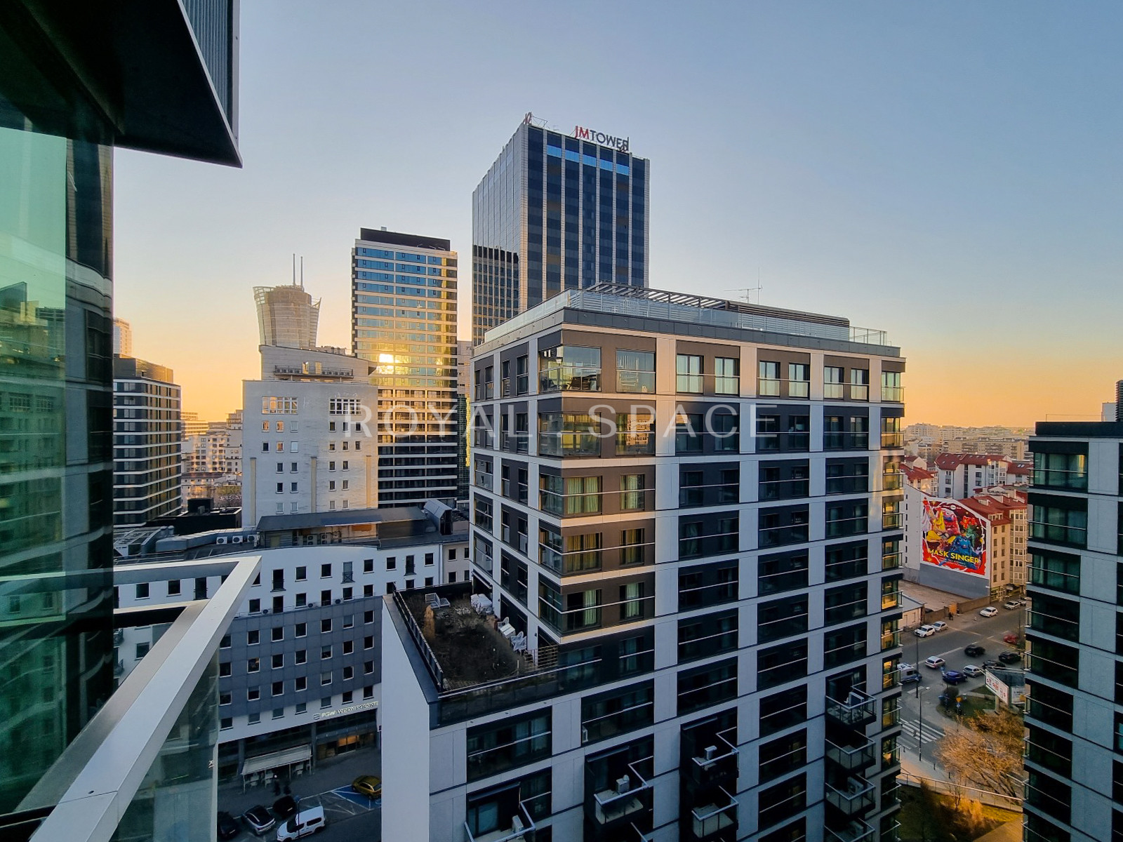 Apartment on the 13th floor in Mennica Residence!