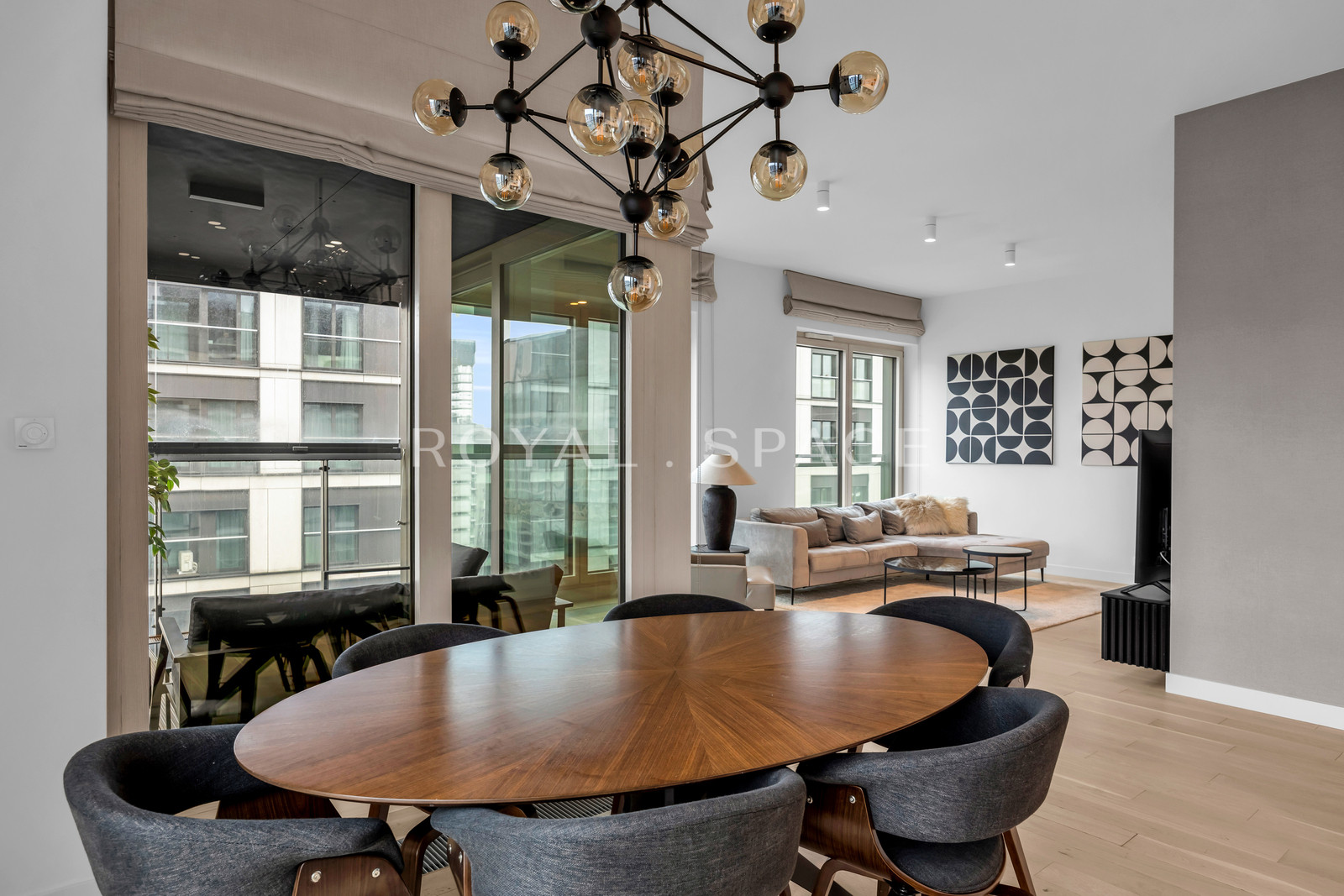 Apartment on the 13th floor in Mennica Residence!