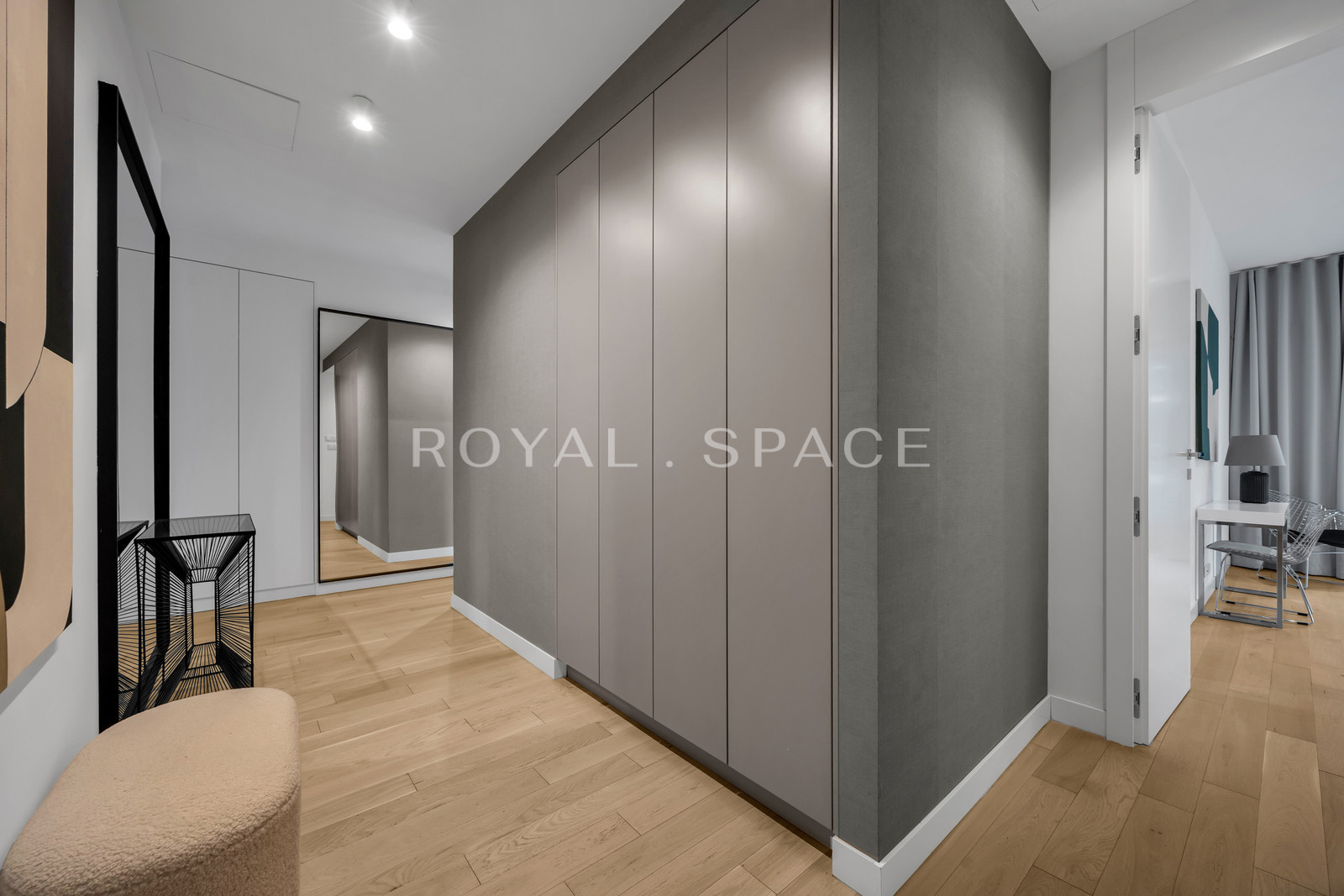 Apartment on the 13th floor in Mennica Residence!