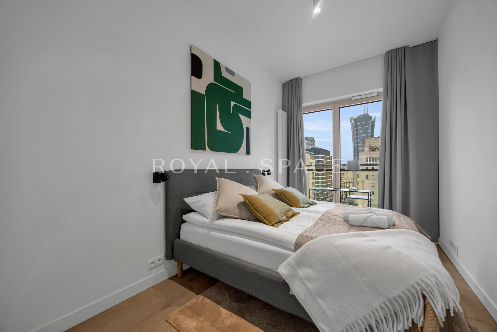Apartment on the 13th floor in Mennica Residence!