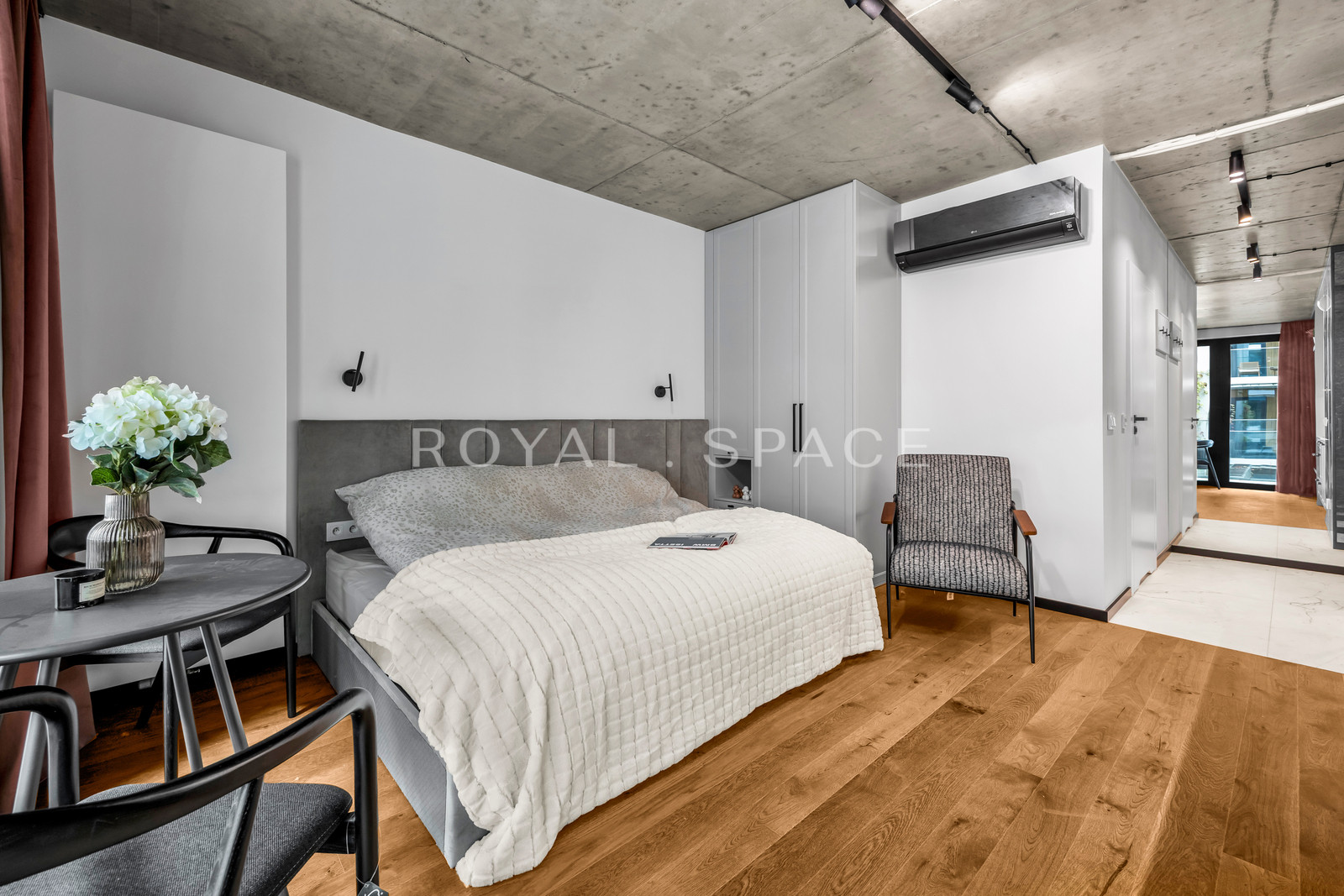 Stylowy apartament z loggią przy Emilii Plater 15!