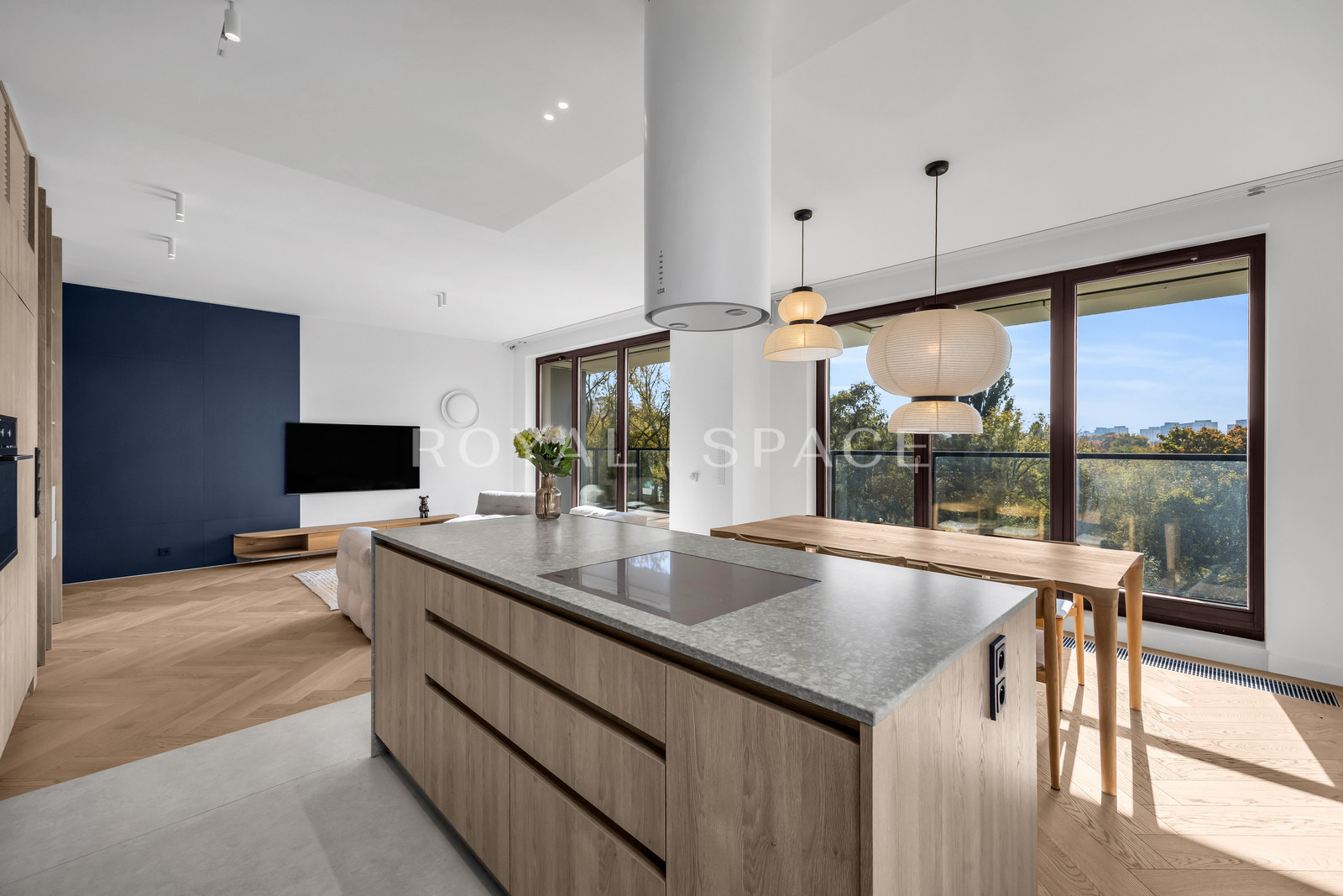 Luksusowy apartament z tarasem i widokiem na park