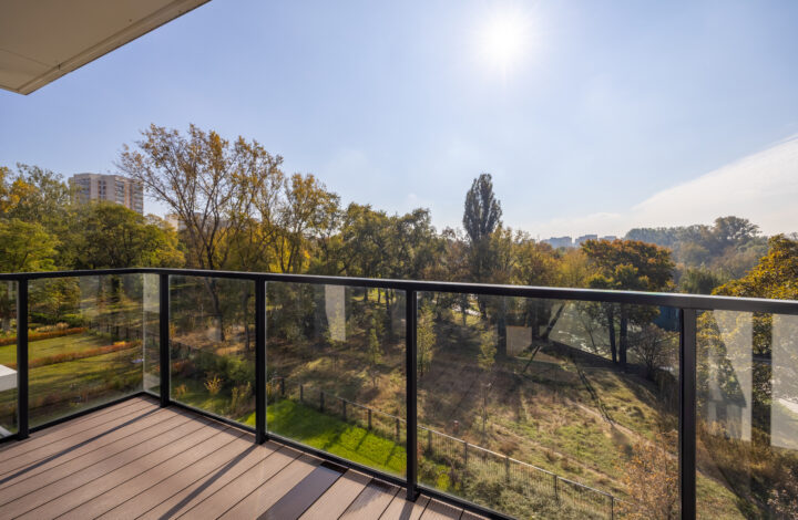 Luksusowy apartament z tarasem i widokiem na park