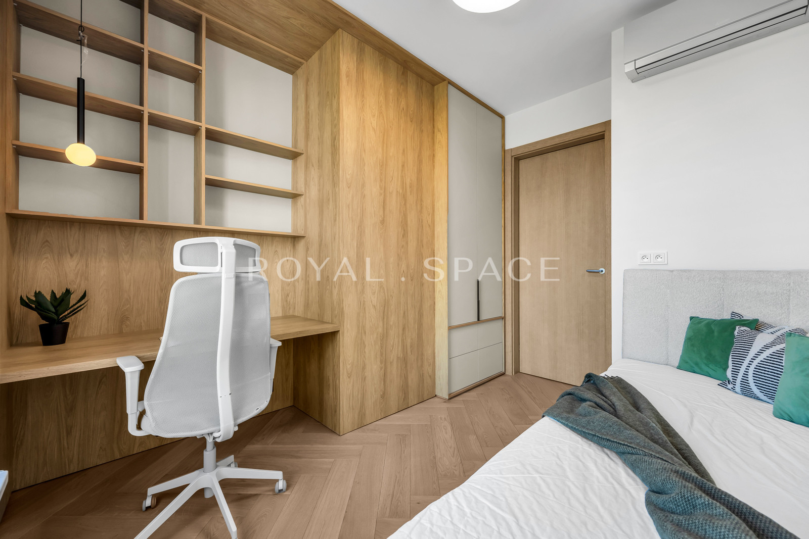 Luksusowy apartament z tarasem i widokiem na park