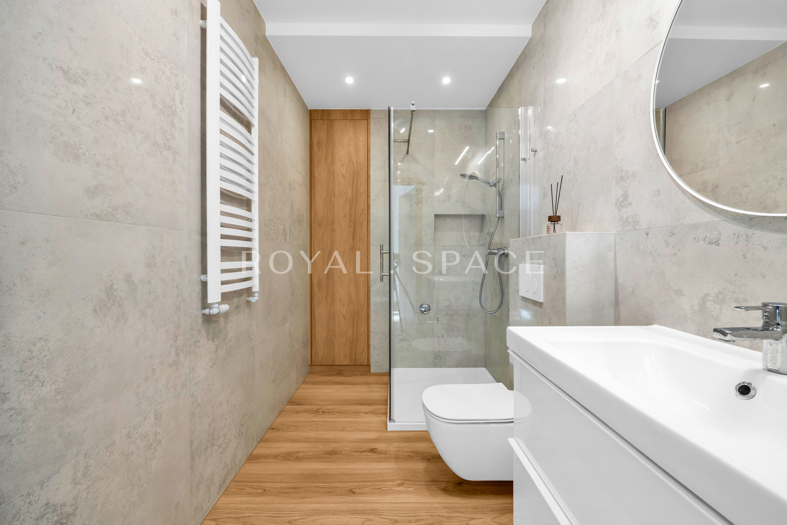 Apartment with a loggia in a luxury developmet!