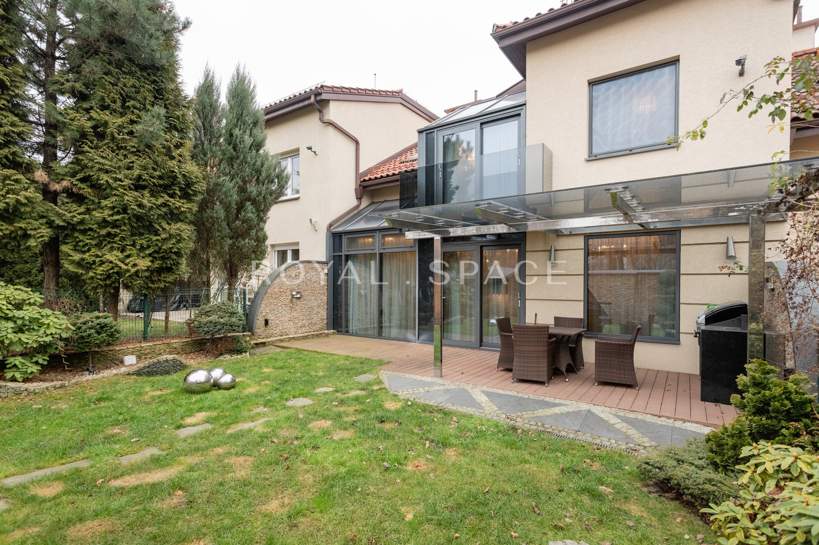 Nowoczesny dom na strzeżonym osiedlu | Kobierzyn