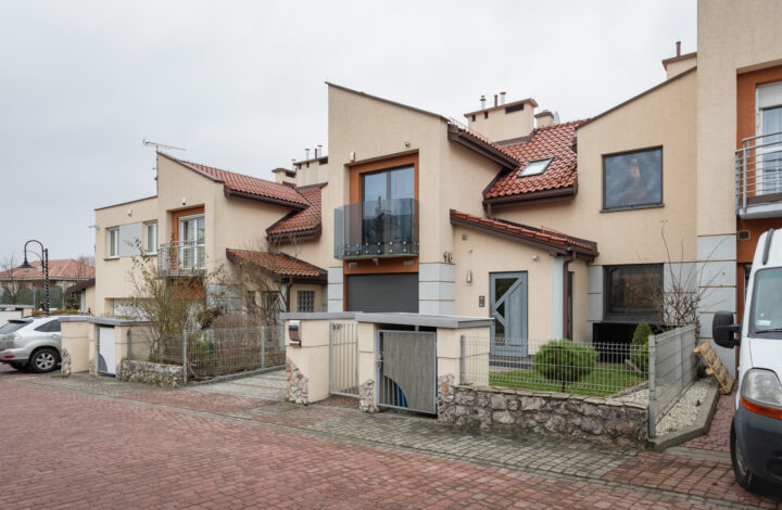 Nowoczesny dom na strzeżonym osiedlu | Kobierzyn