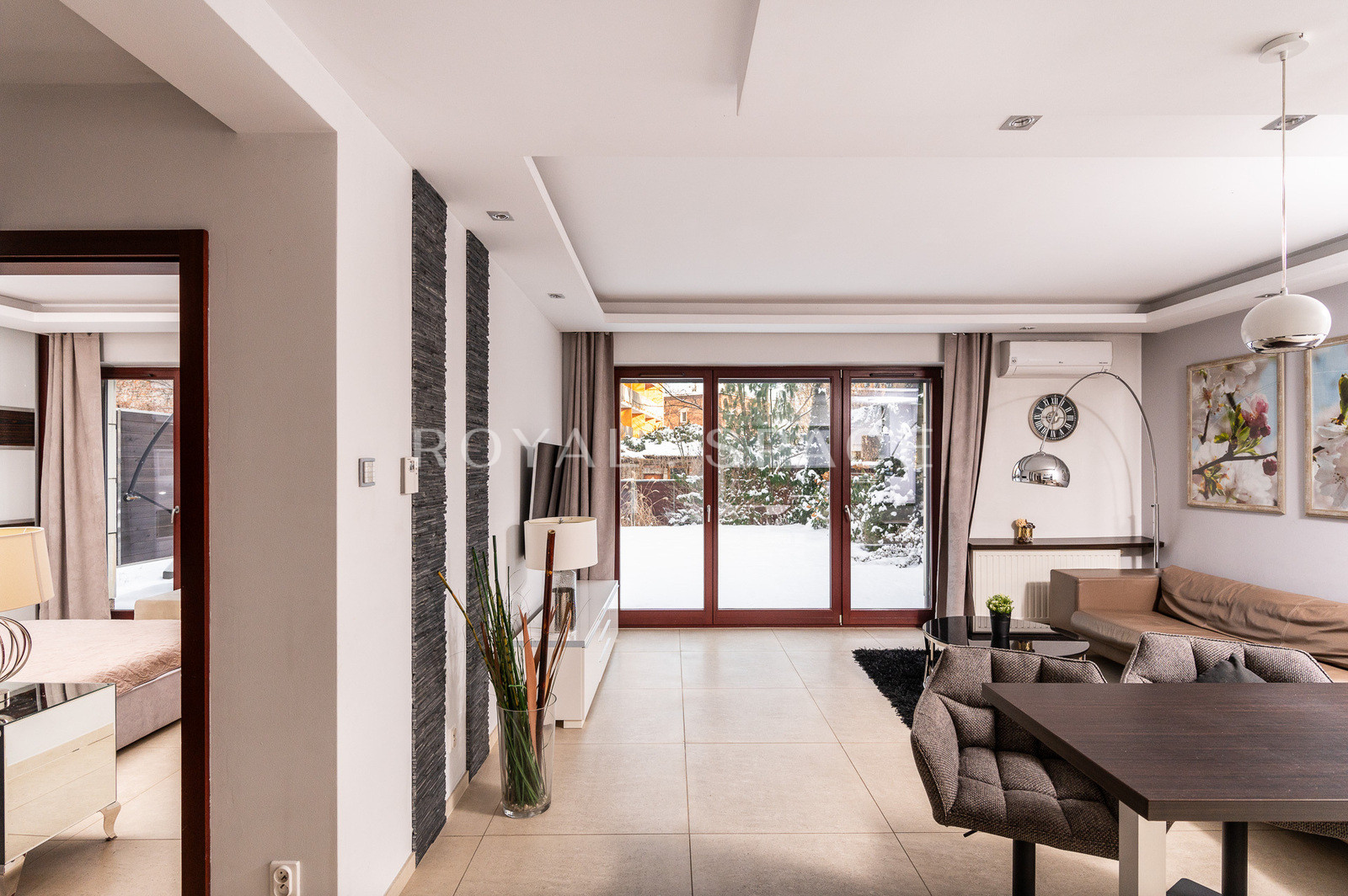 Spacious Apartment with a Private Garden!