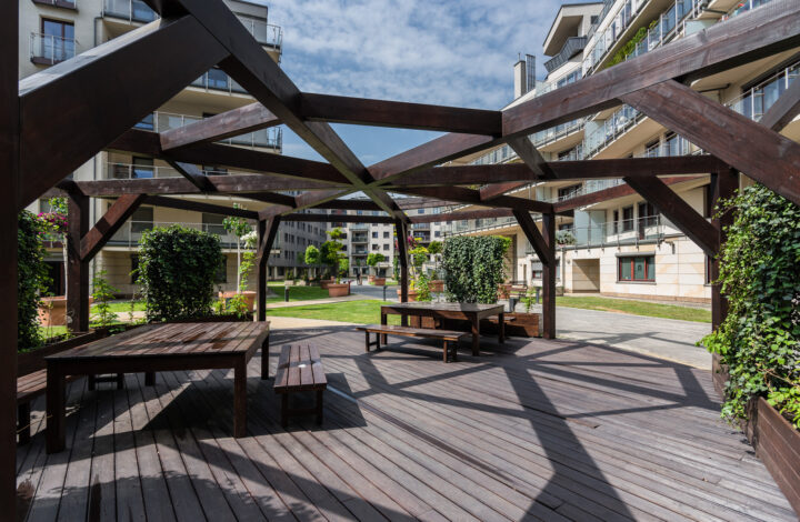 Spacious Apartment with a Private Garden!