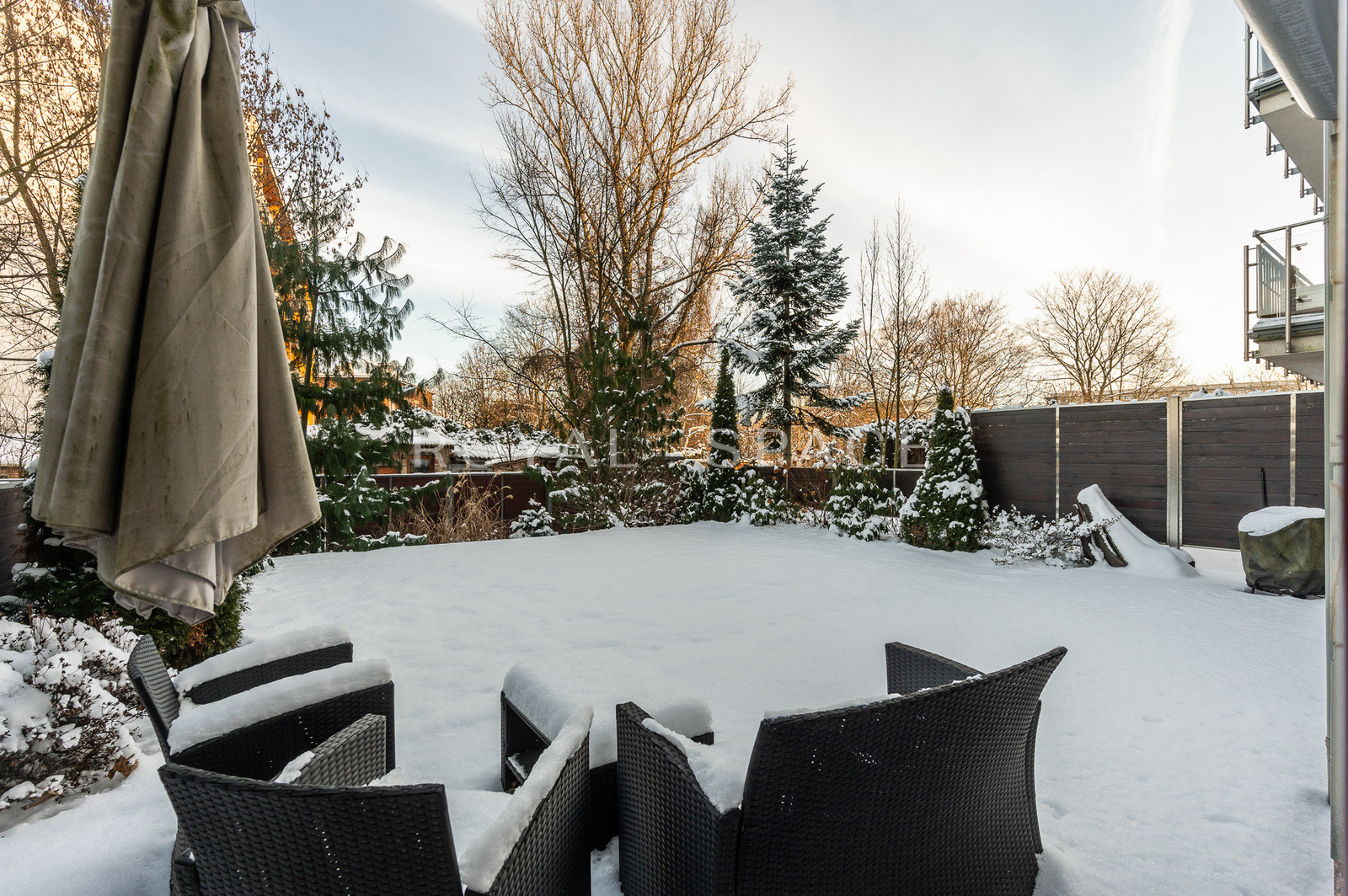 Spacious Apartment with a Private Garden!