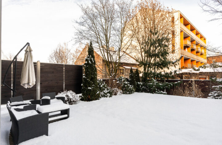 Spacious Apartment with a Private Garden!