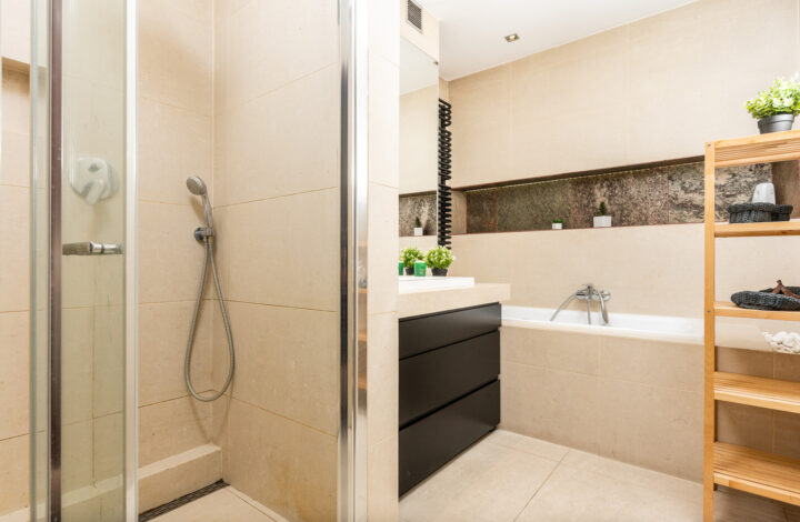 Spacious Apartment with a Private Garden!