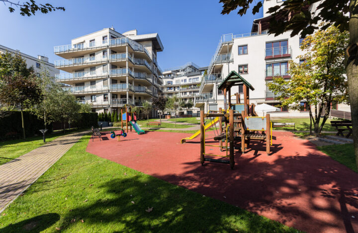 Spacious Apartment with a Private Garden!