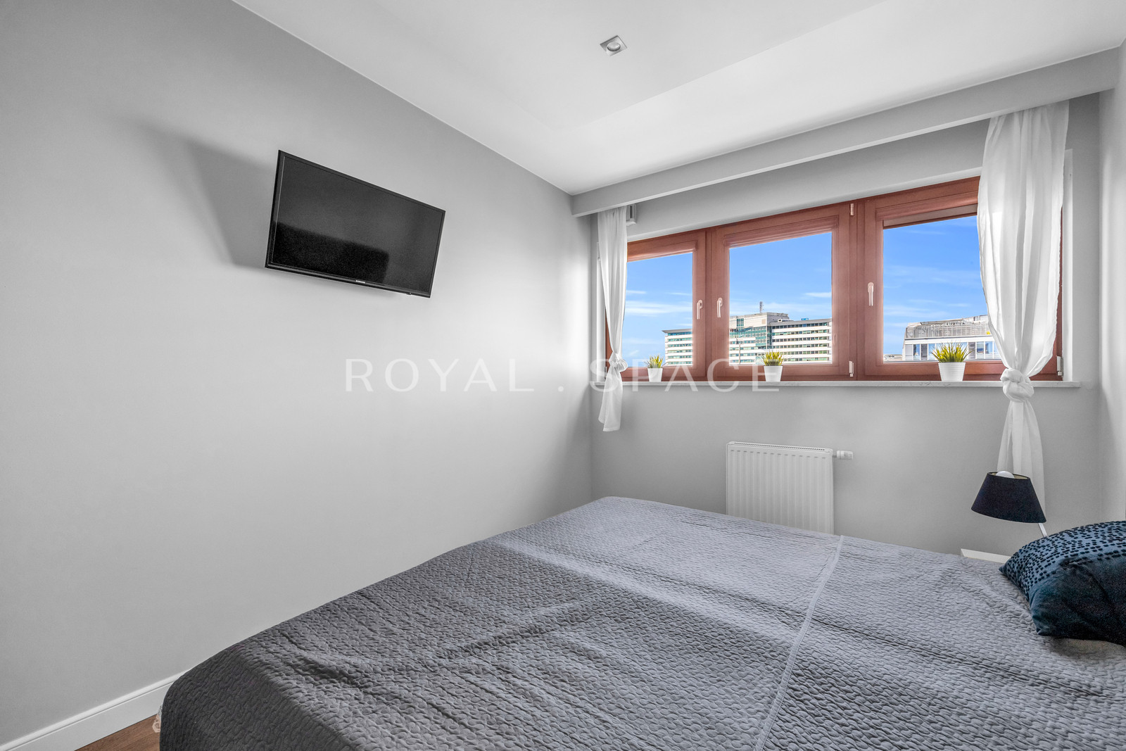 Spacious apartment in the heart of Wola | 3 rooms