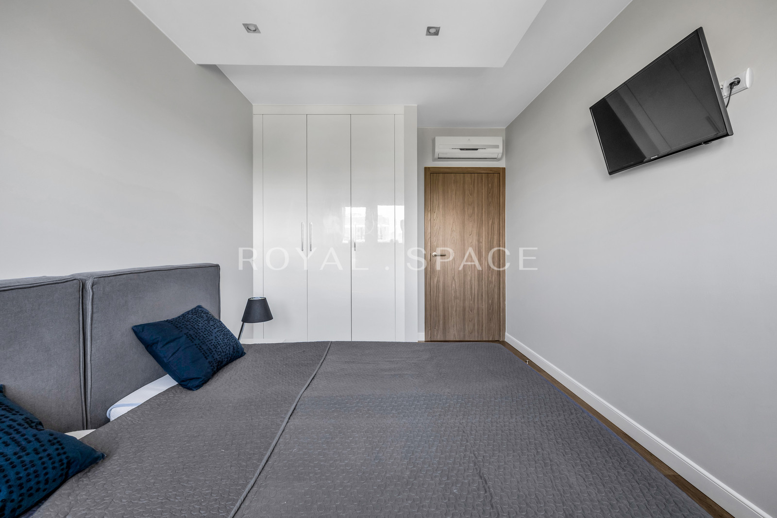 Spacious apartment in the heart of Wola | 3 rooms