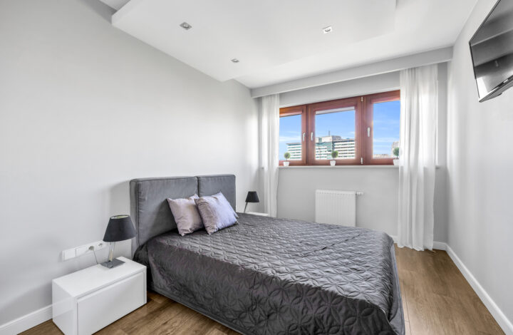 Spacious apartment in the heart of Wola | 3 rooms