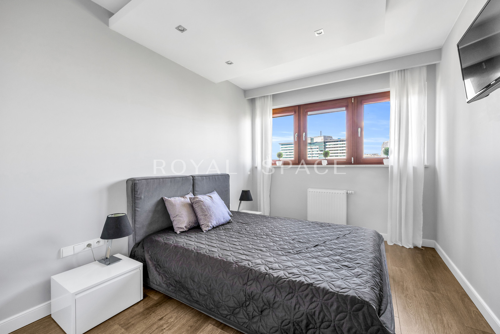 Spacious apartment in the heart of Wola | 3 rooms
