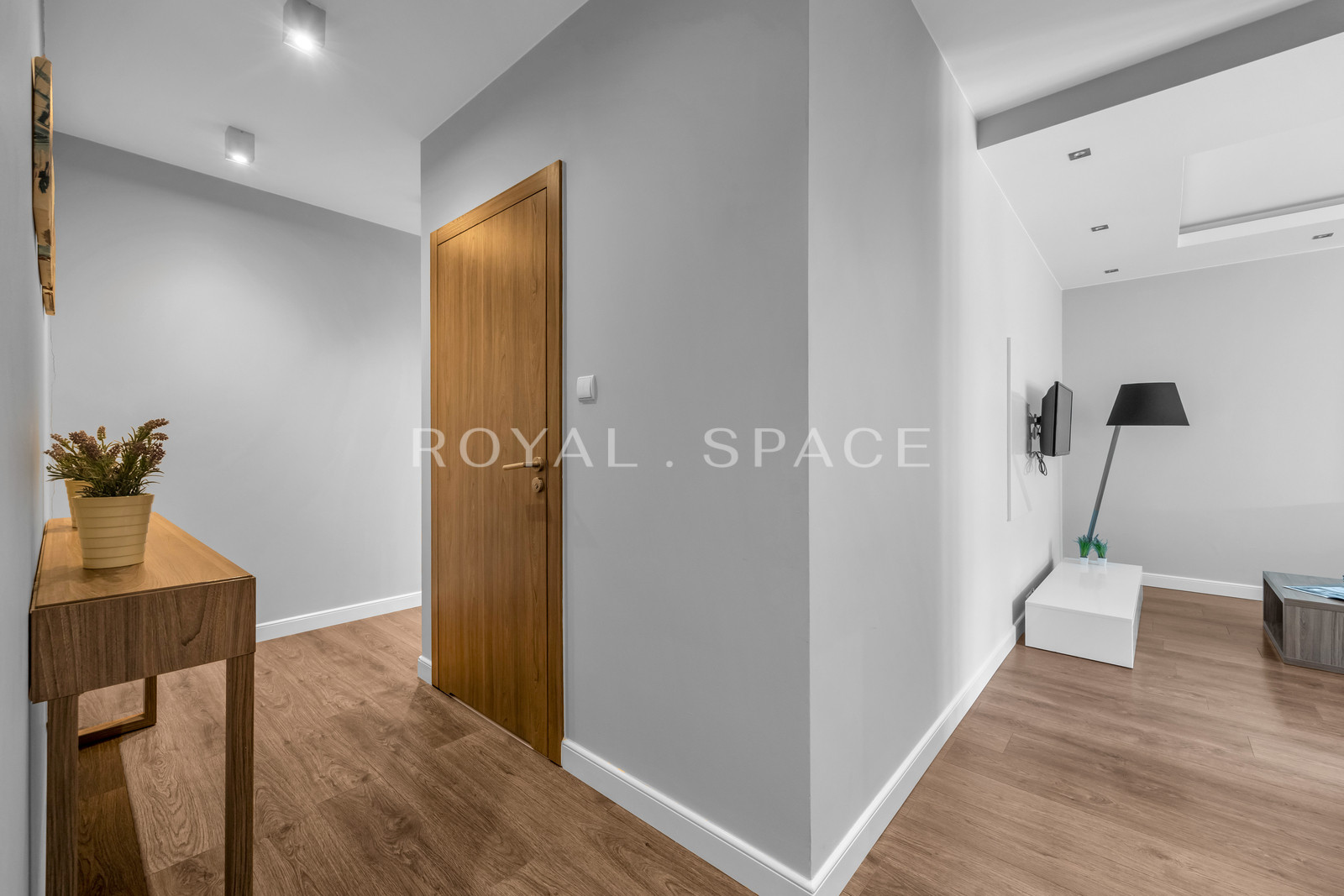 Spacious apartment in the heart of Wola | 3 rooms