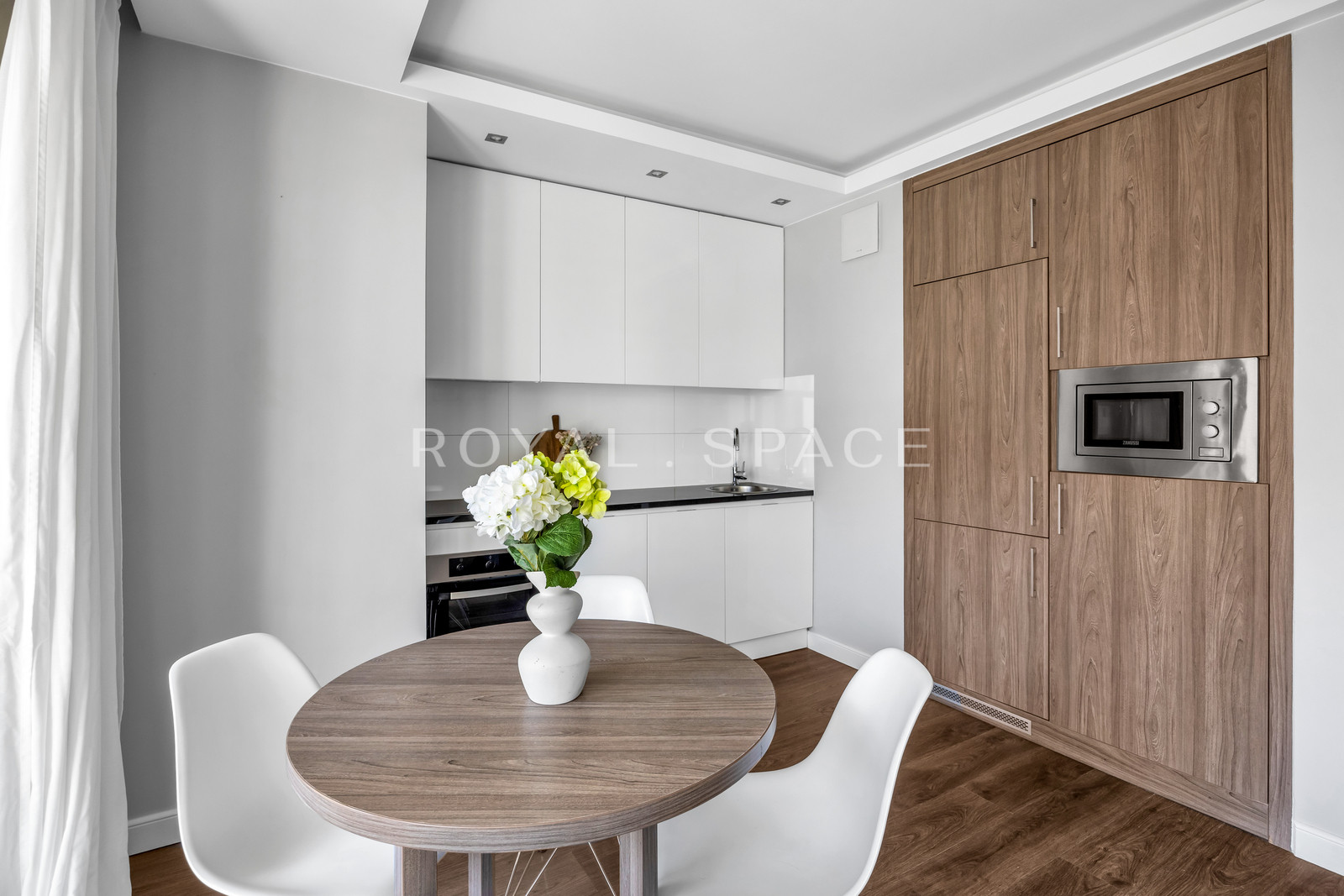 Spacious apartment in the heart of Wola | 3 rooms