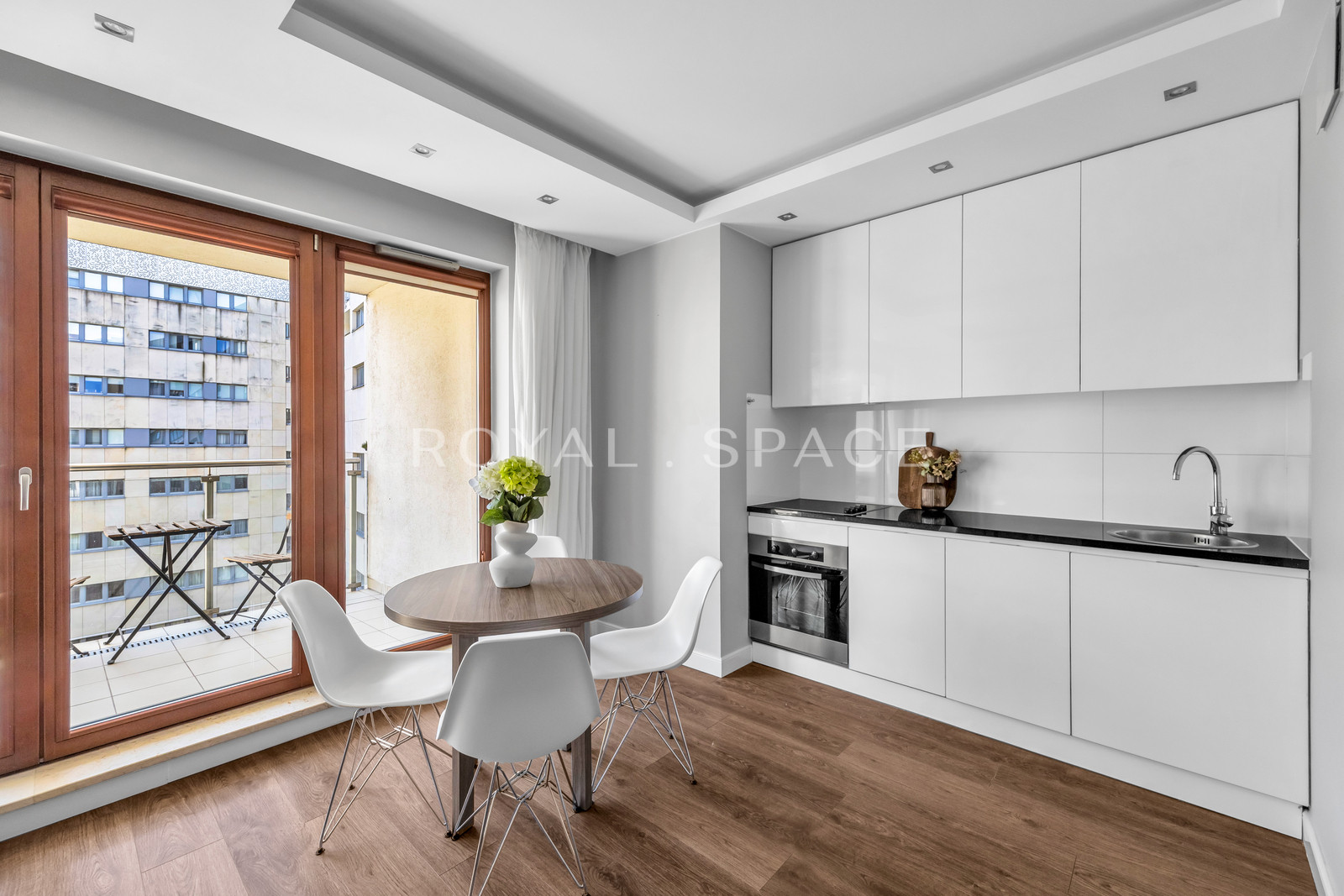 Spacious apartment in the heart of Wola | 3 rooms