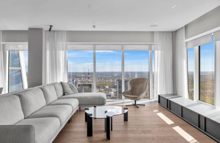 Złota 44 | Apartament z panoramicznym widokiem