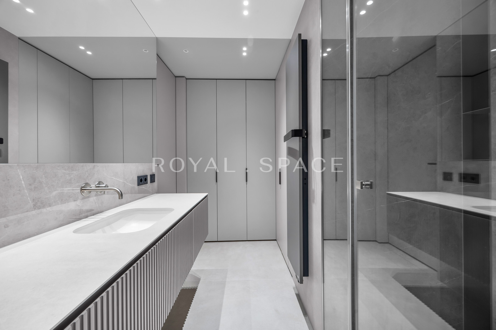 Złota 44 | Apartament z panoramicznym widokiem
