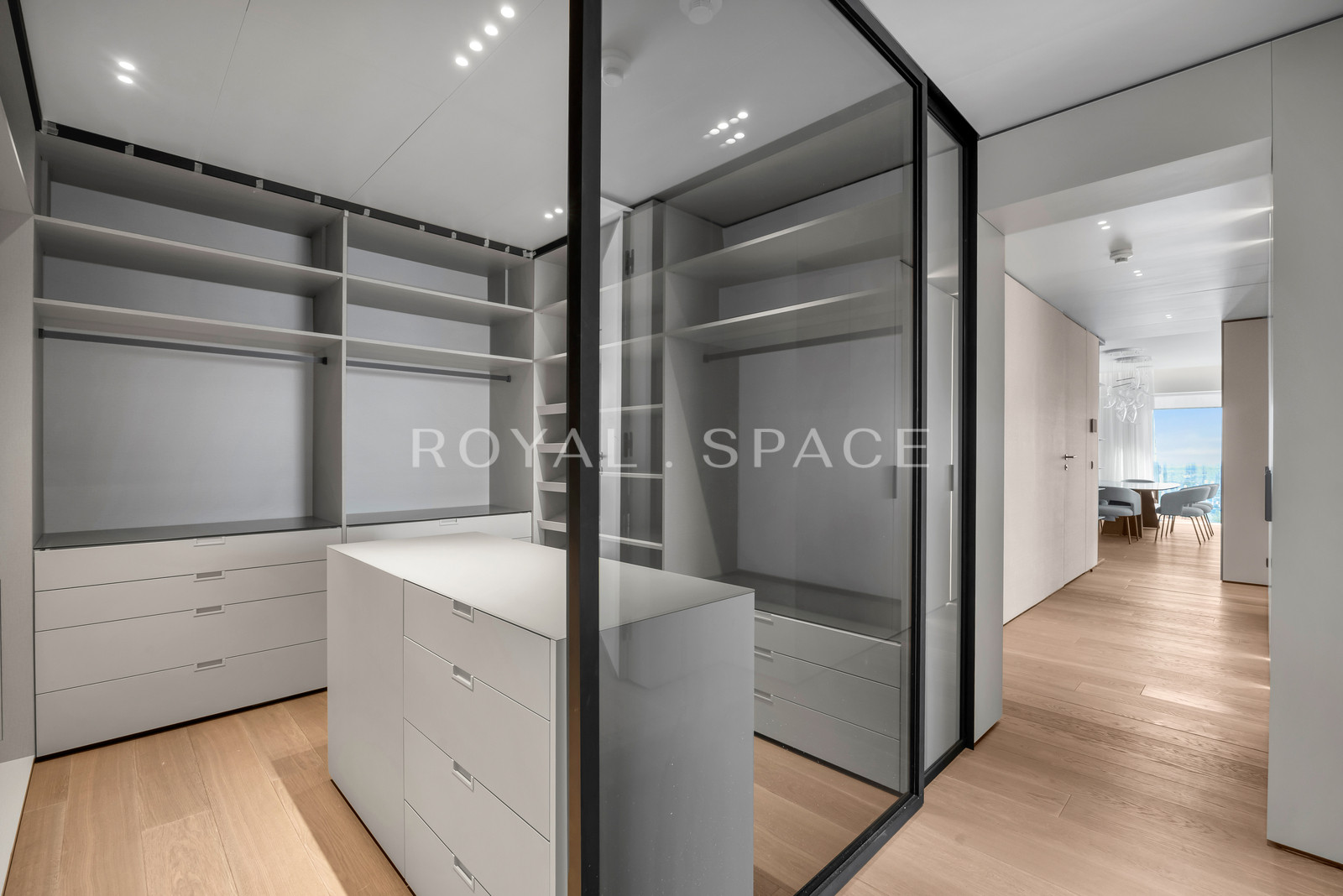 Złota 44 | Apartament z panoramicznym widokiem