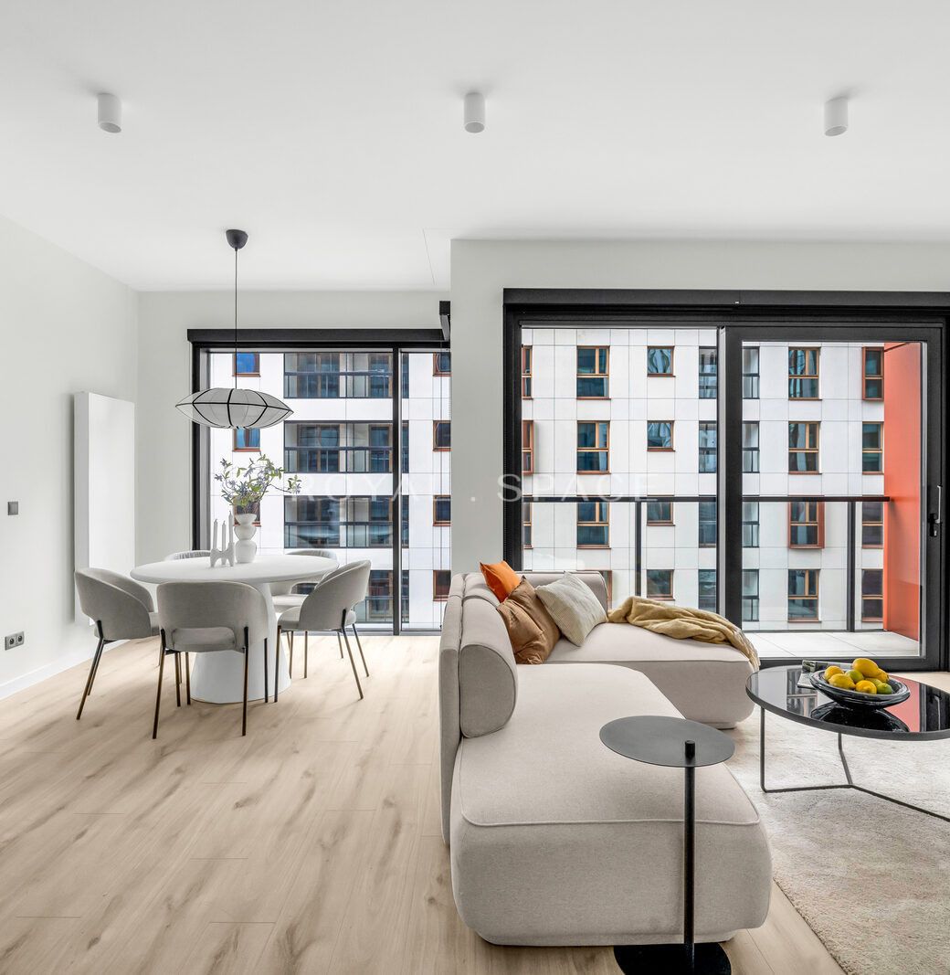 Luxury Apartment with Balcony | Towarowa Towers