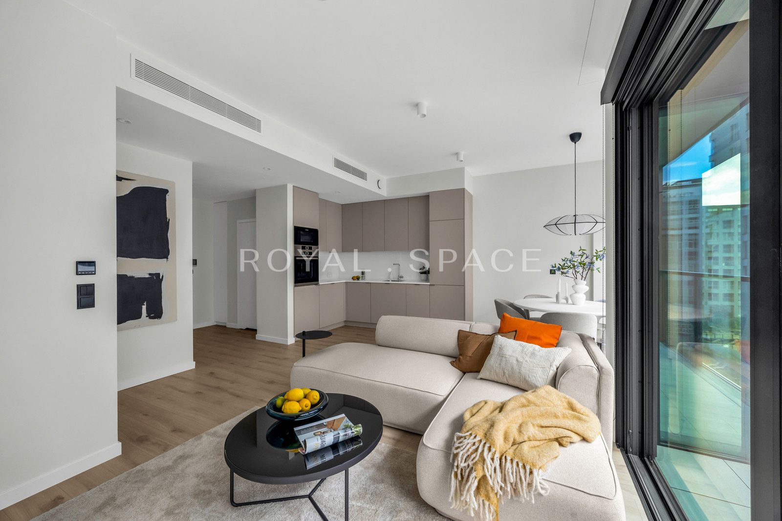 Luxury Apartment with Balcony | Towarowa Towers
