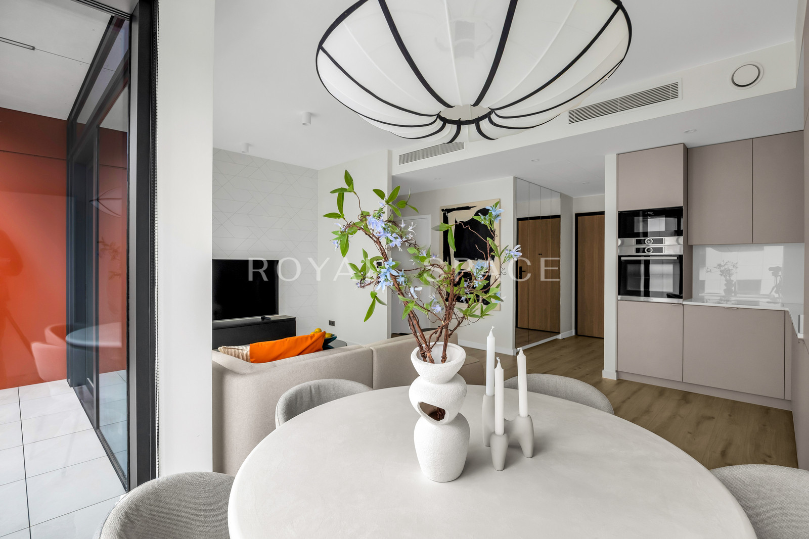 Luxury Apartment with Balcony | Towarowa Towers
