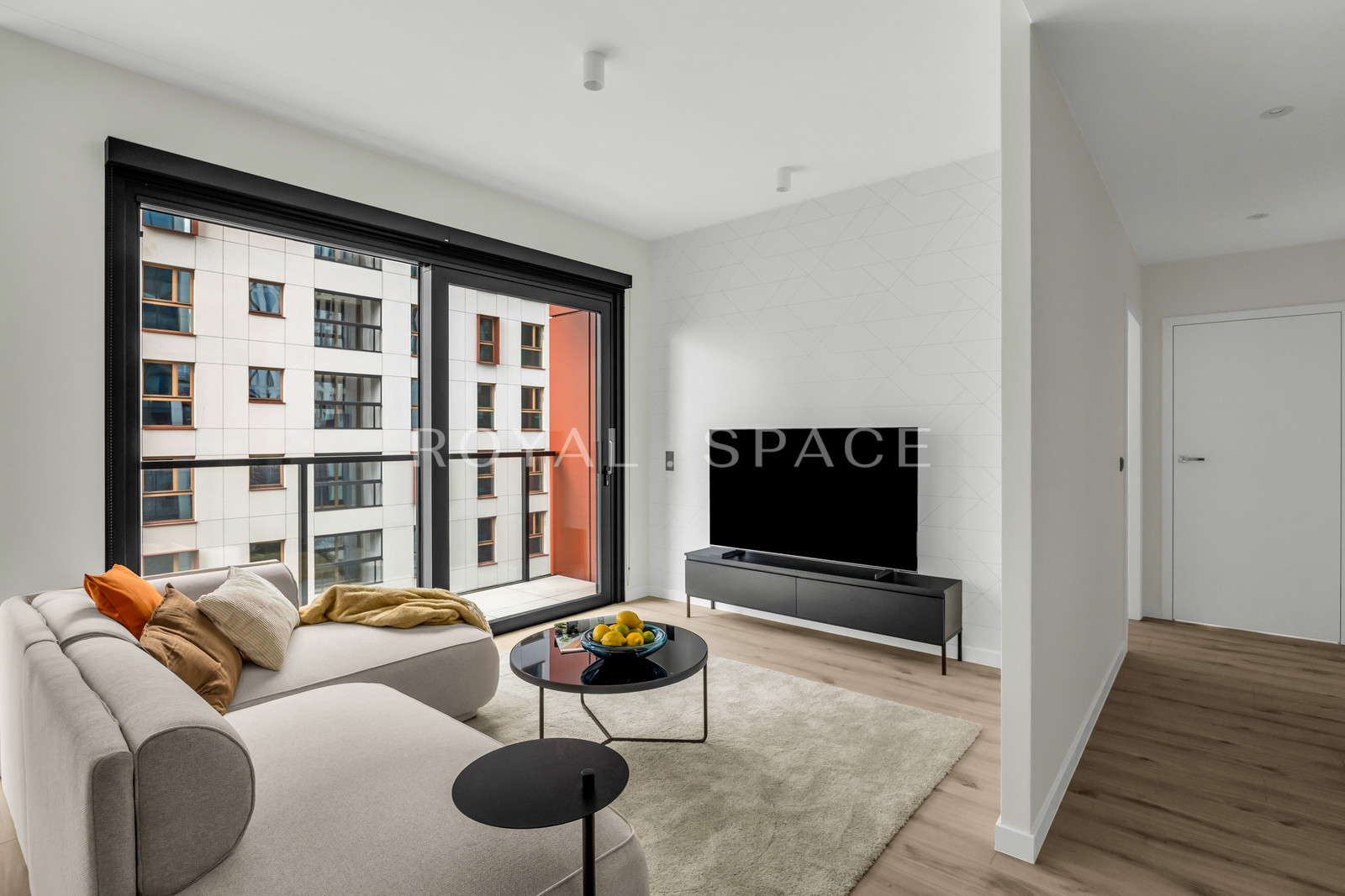 Luxury Apartment with Balcony | Towarowa Towers