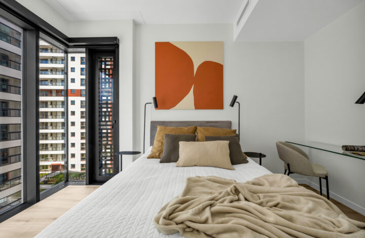 Luxury Apartment with Balcony | Towarowa Towers