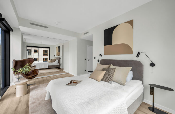 Luxury Apartment with Balcony | Towarowa Towers
