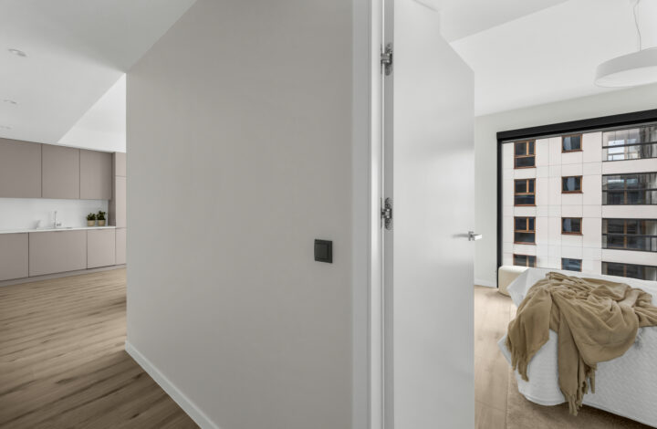 Luxury Apartment with Balcony | Towarowa Towers
